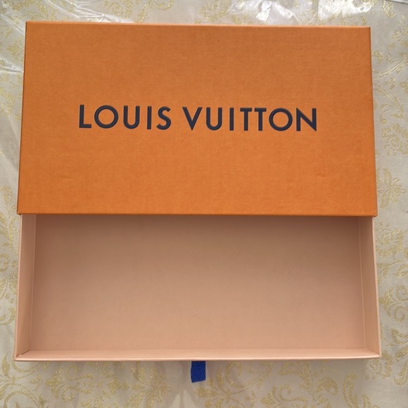 🧡Louis Vuitton Box 🧡 - Picture 2 of 2
